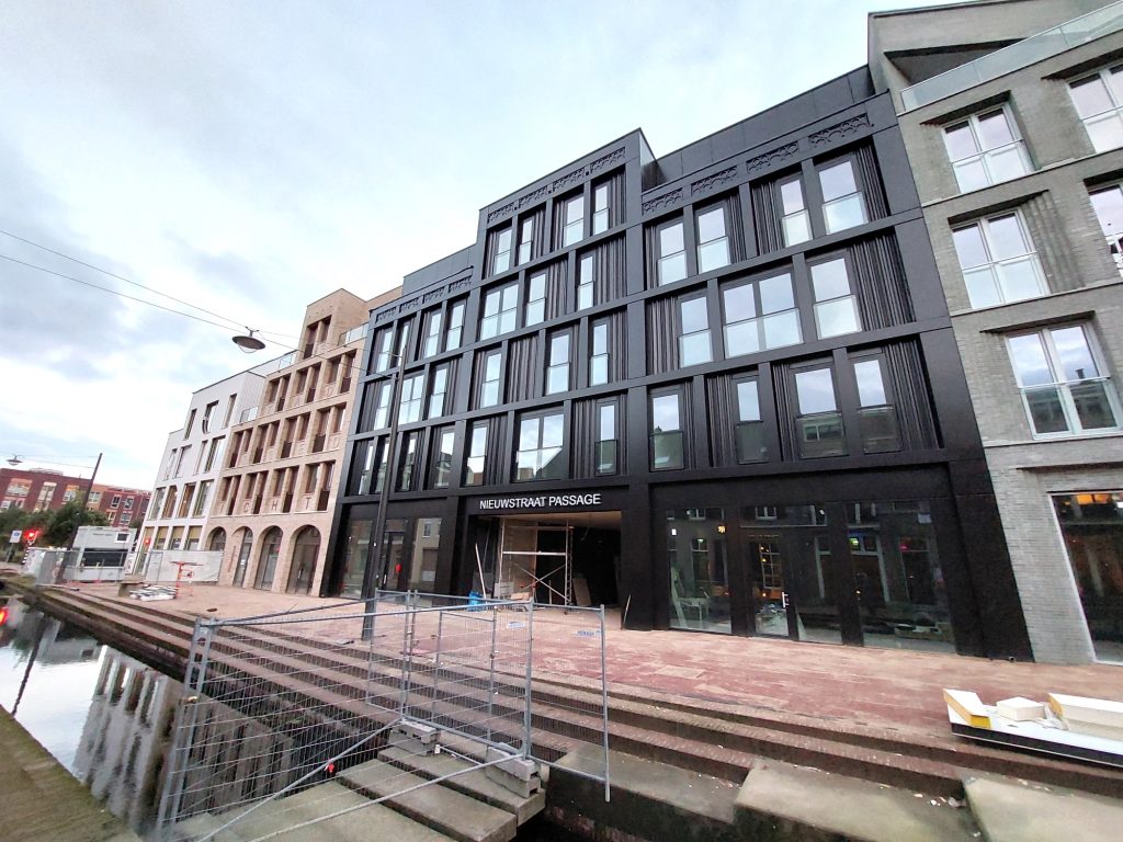 Het Fashionhuis als deel van Het Kadehuis in de moderne stadsontwikkeling van Arnhem