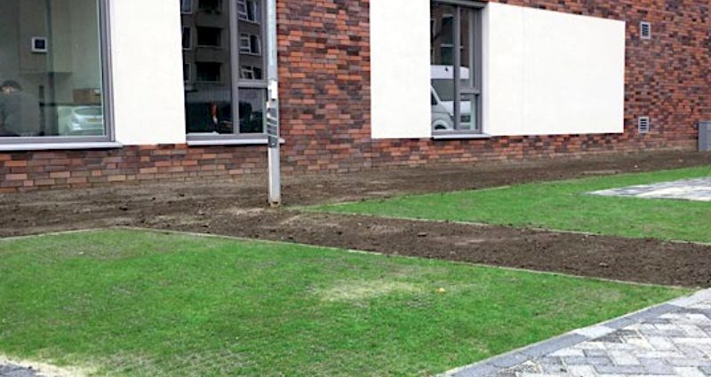 Met grasdallen creëer je een extra, groene parkeerplaats voor het huis.